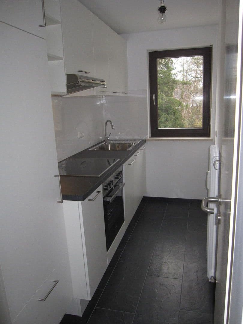 Prenájom bytu 2-izbový 48 m², München, Bavorsko Prenájom bytu 2-izbový 48 m², München, Bavorsko