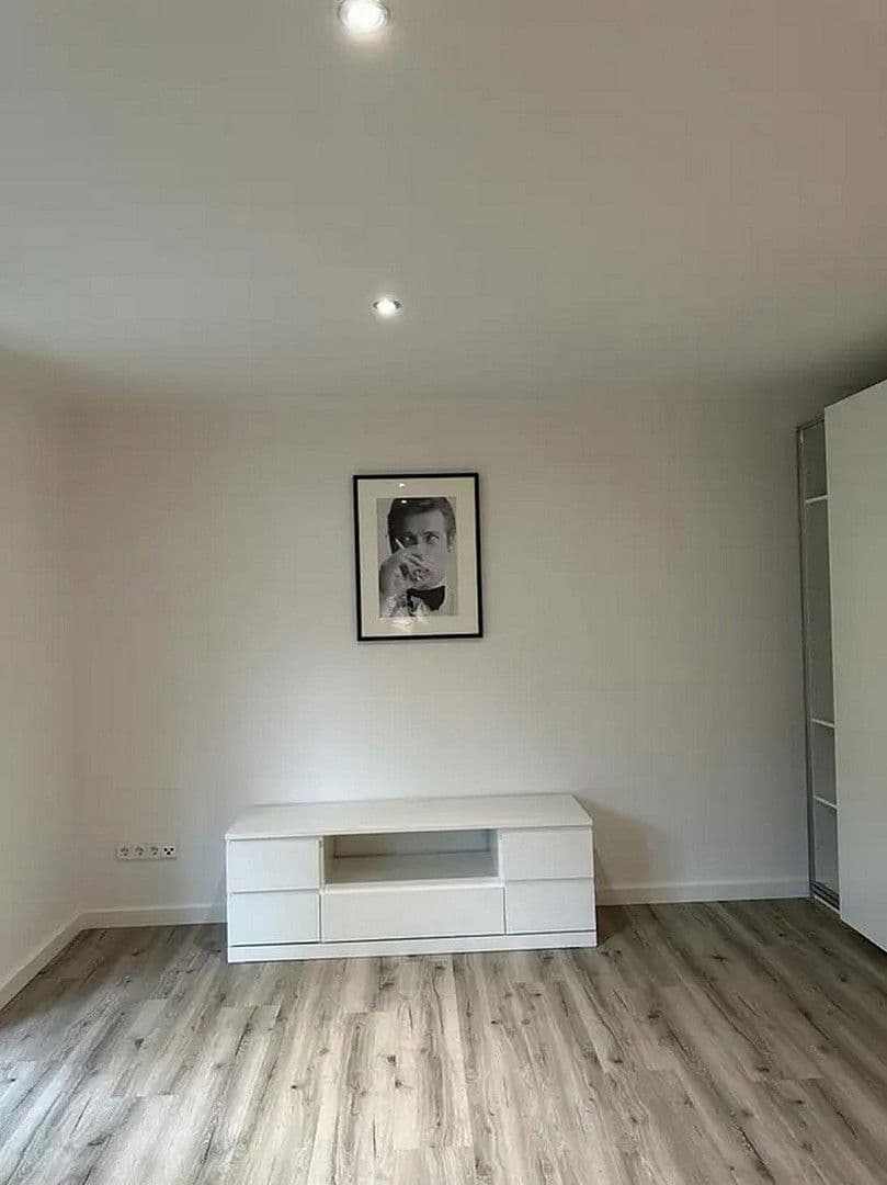 Prenájom bytu 1-izbový 37 m², München, Bavorsko Prenájom bytu 1-izbový 37 m², München, Bavorsko