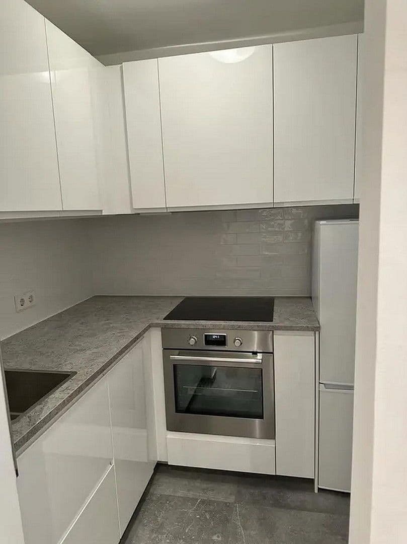 Prenájom bytu 1-izbový 37 m², München, Bavorsko Prenájom bytu 1-izbový 37 m², München, Bavorsko