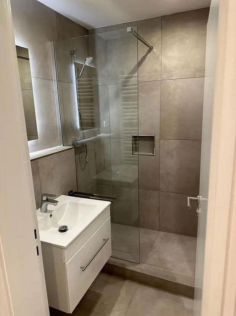 Prenájom bytu 1-izbový 37 m², München, Bavorsko Prenájom bytu 1-izbový 37 m², München, Bavorsko