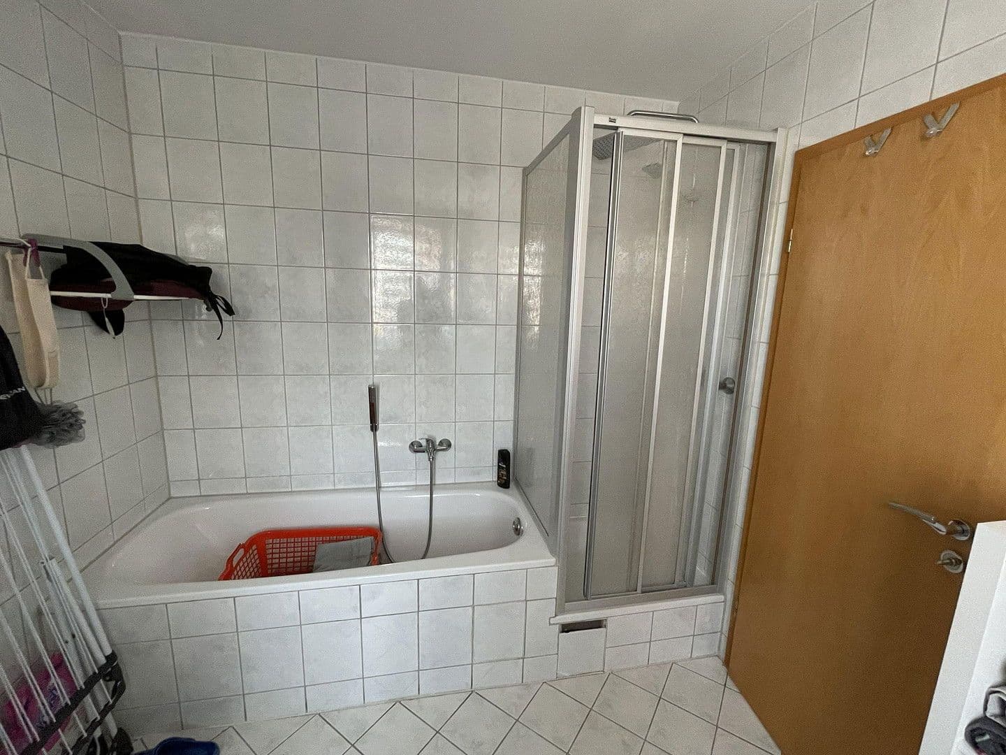 Prenájom bytu 4-izbový 92 m², Burscheid, Severné Porýnie - Westfálsko Prenájom bytu 4-izbový 92 m², Burscheid, Severné Porýnie - Westfálsko