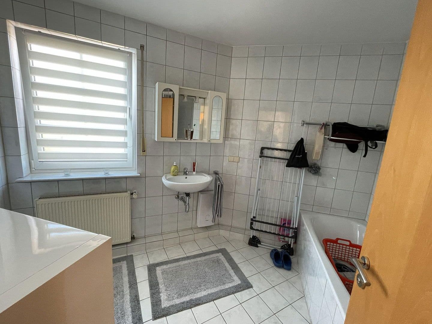 Prenájom bytu 4-izbový 92 m², Burscheid, Severné Porýnie - Westfálsko Prenájom bytu 4-izbový 92 m², Burscheid, Severné Porýnie - Westfálsko