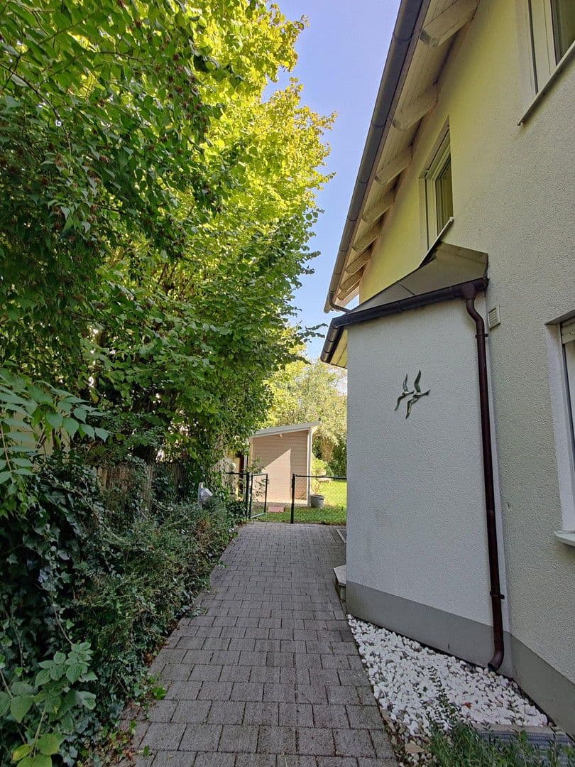 Predaj domu 153 m², pozemek 456 m², München, Bavorsko Predaj domu 153 m², pozemek 456 m², München, Bavorsko