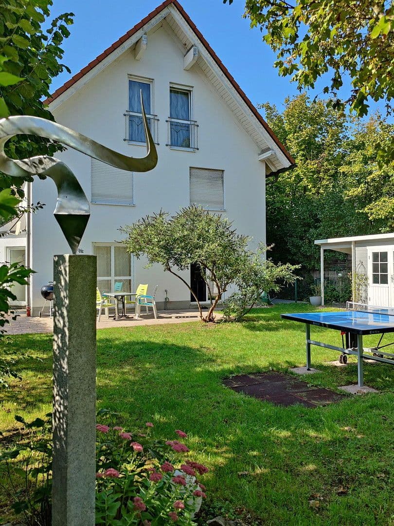 Predaj domu 153 m², pozemek 456 m², München, Bavorsko Predaj domu 153 m², pozemek 456 m², München, Bavorsko