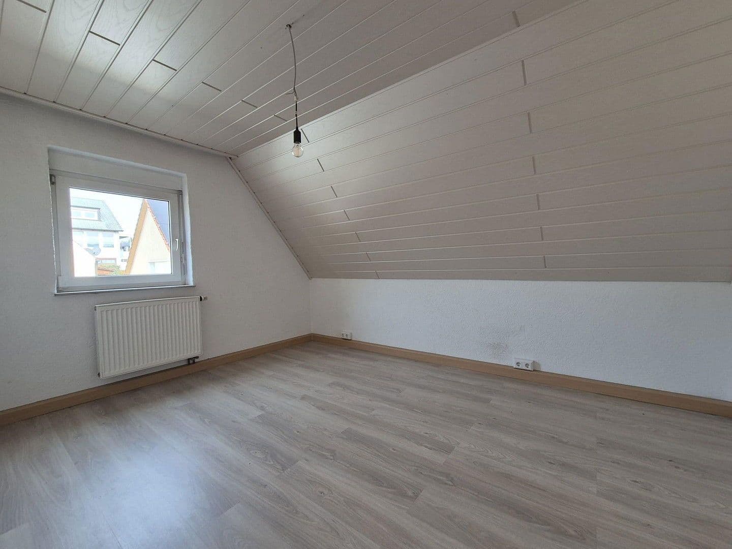 Predaj domu 177 m², pozemek 675 m², Flurstraße 11, 11a, Harburg (Schwaben), Bavorsko Predaj domu 177 m², pozemek 675 m², Flurstraße 11, 11a, Harburg (Schwaben), Bavorsko