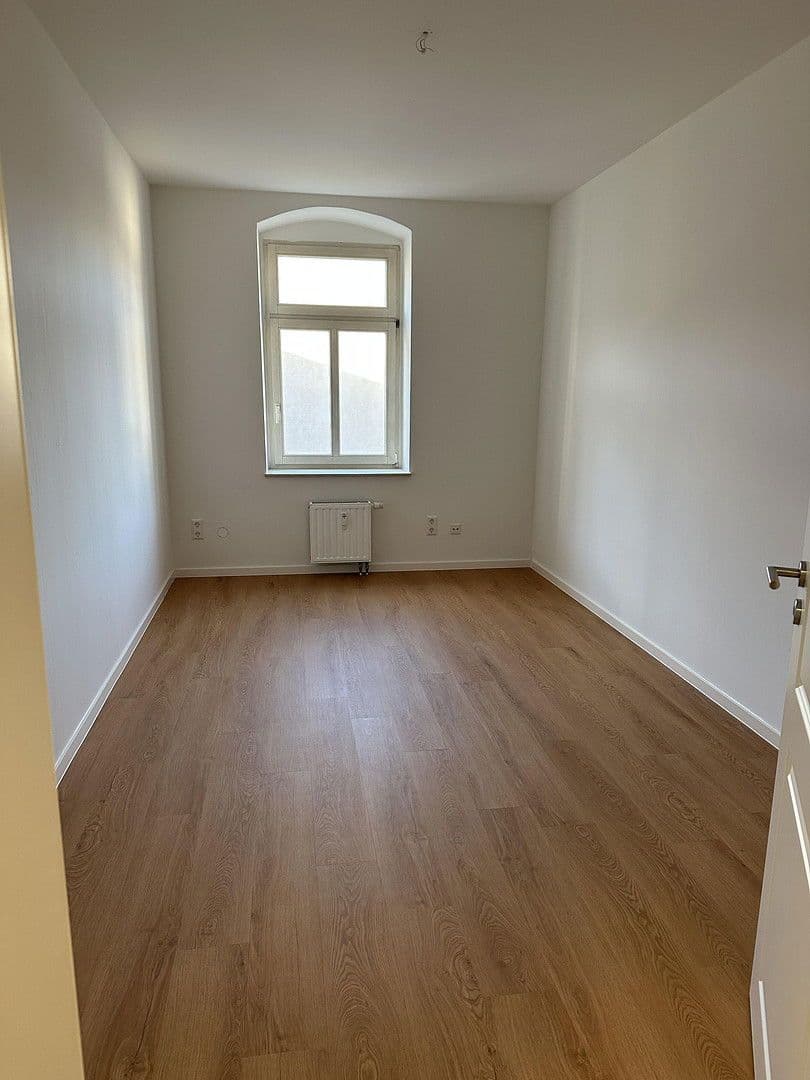 Prenájom bytu 3-izbový 89 m², Fritz-Matschke-Str. 12, Chemnitz, Sasko Prenájom bytu 3-izbový 89 m², Fritz-Matschke-Str. 12, Chemnitz, Sasko