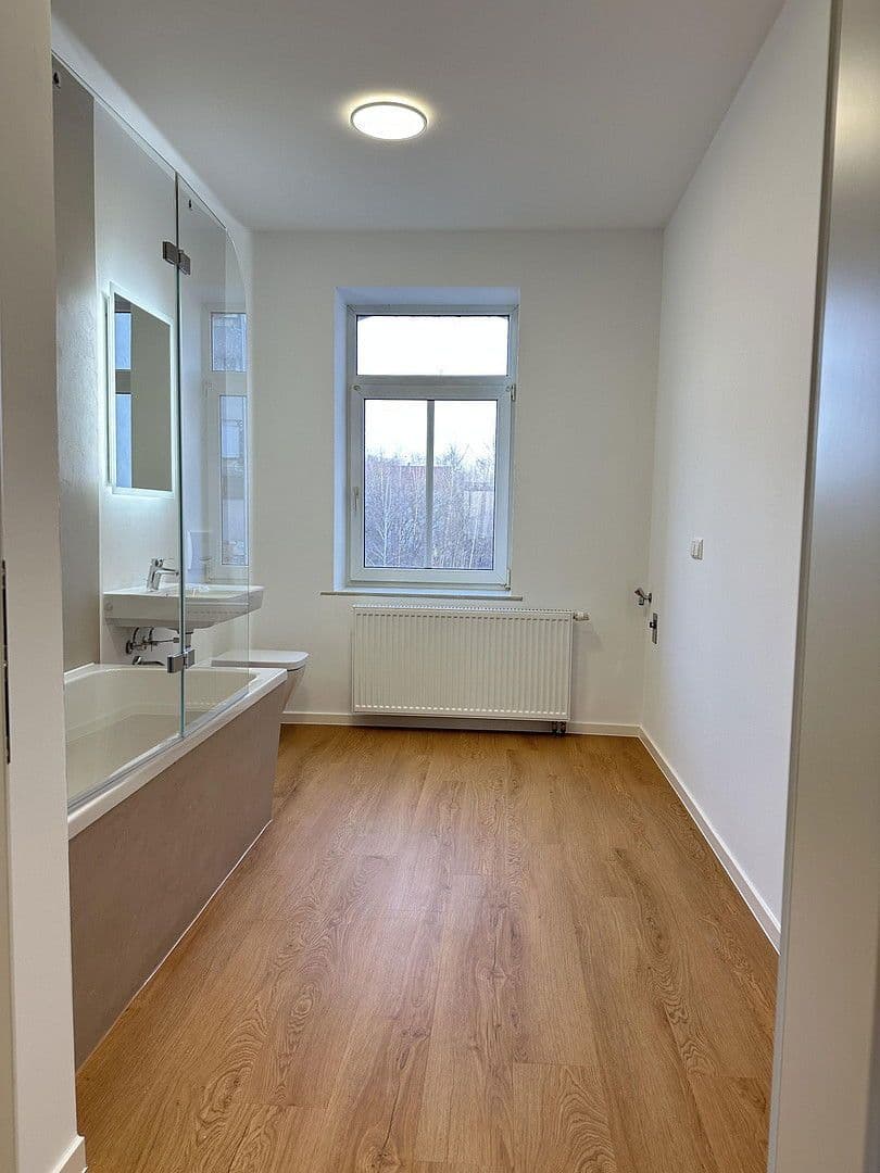 Prenájom bytu 3-izbový 89 m², Fritz-Matschke-Str. 12, Chemnitz, Sasko Prenájom bytu 3-izbový 89 m², Fritz-Matschke-Str. 12, Chemnitz, Sasko