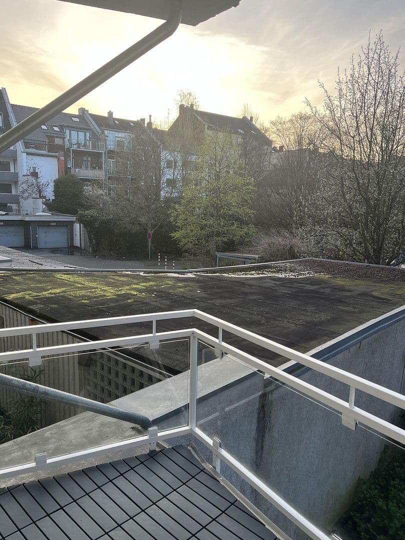 Prenájom bytu 3-izbový 64 m², Weißenburgstraße 30, Düsseldorf, Severné Porýnie - Westfálsko Prenájom bytu 3-izbový 64 m², Weißenburgstraße 30, Düsseldorf, Severné Porýnie - Westfálsko