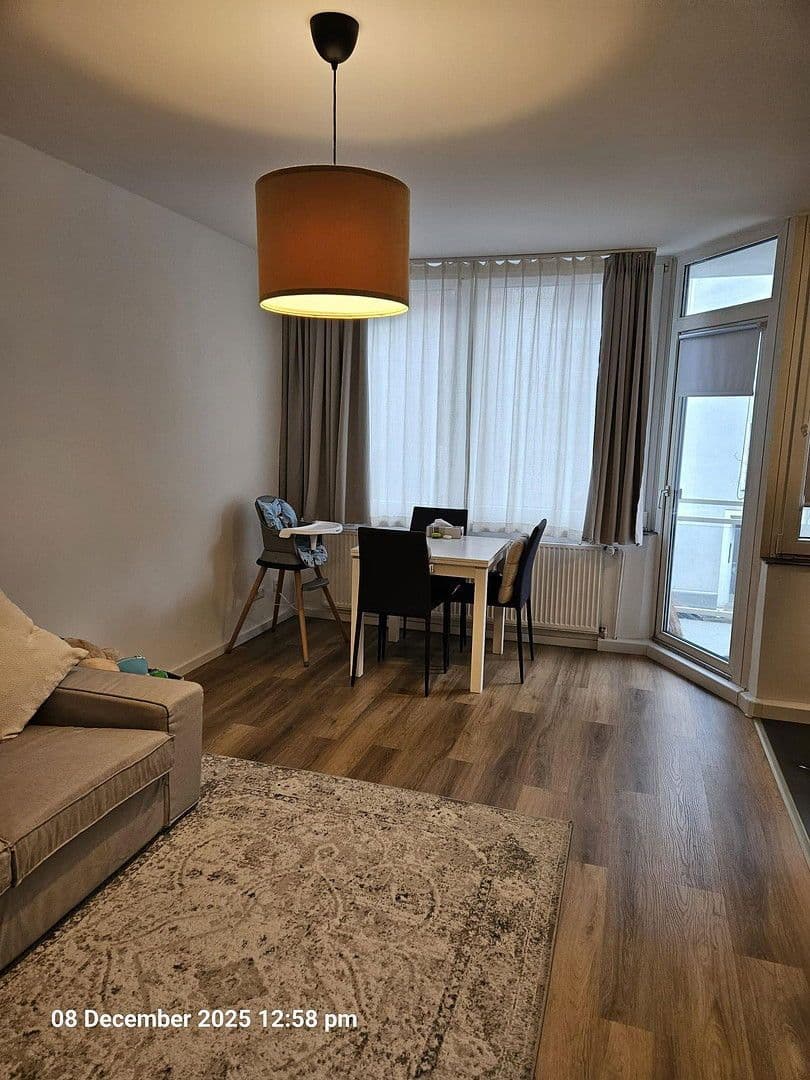 Prenájom bytu 3-izbový 64 m², Weißenburgstraße 30, Düsseldorf, Severné Porýnie - Westfálsko Prenájom bytu 3-izbový 64 m², Weißenburgstraße 30, Düsseldorf, Severné Porýnie - Westfálsko