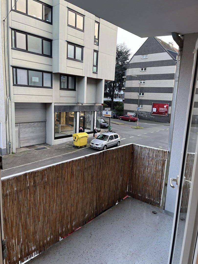 Prenájom bytu 3-izbový 64 m², Weißenburgstraße 30, Düsseldorf, Severné Porýnie - Westfálsko Prenájom bytu 3-izbový 64 m², Weißenburgstraße 30, Düsseldorf, Severné Porýnie - Westfálsko