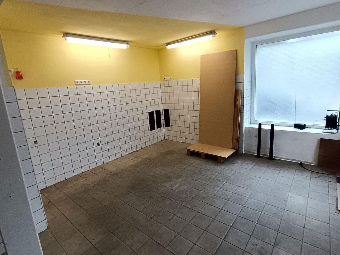 Prenájom nebytového priestoru 70 m², Hirsauer Str. 159/161, Pforzheim, Bádensko-Wurttembersko Prenájom nebytového priestoru 70 m², Hirsauer Str. 159/161, Pforzheim, Bádensko-Wurttembersko