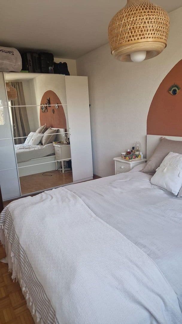 Prenájom bytu 3-izbový 70 m², Allgäustr. 32, Stuttgart, Bádensko-Wurttembersko Prenájom bytu 3-izbový 70 m², Allgäustr. 32, Stuttgart, Bádensko-Wurttembersko