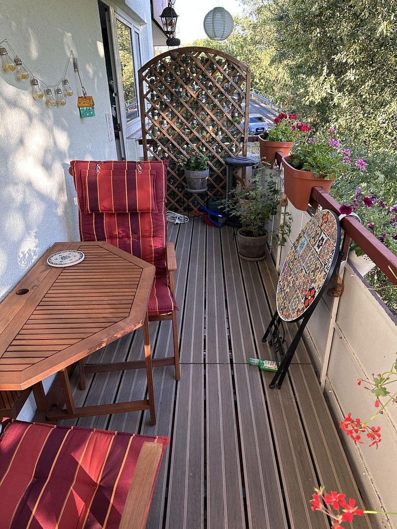 Prenájom bytu 3-izbový 70 m², Allgäustr. 32, Stuttgart, Bádensko-Wurttembersko Prenájom bytu 3-izbový 70 m², Allgäustr. 32, Stuttgart, Bádensko-Wurttembersko