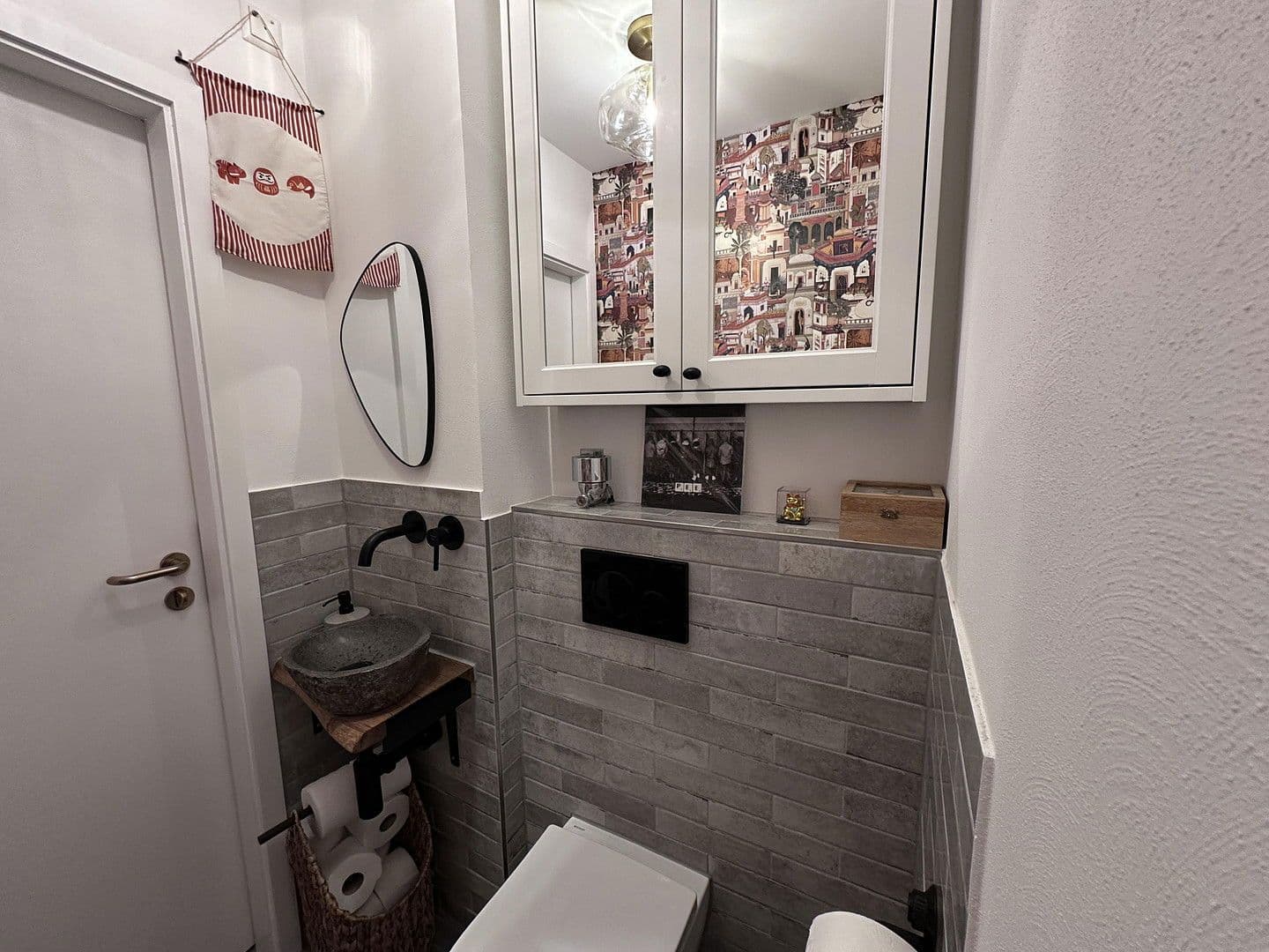 Prenájom bytu 3-izbový 70 m², Allgäustr. 32, Stuttgart, Bádensko-Wurttembersko Prenájom bytu 3-izbový 70 m², Allgäustr. 32, Stuttgart, Bádensko-Wurttembersko