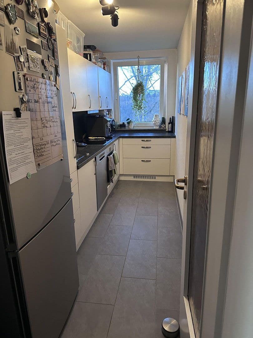 Prenájom bytu 3-izbový 70 m², Allgäustr. 32, Stuttgart, Bádensko-Wurttembersko Prenájom bytu 3-izbový 70 m², Allgäustr. 32, Stuttgart, Bádensko-Wurttembersko