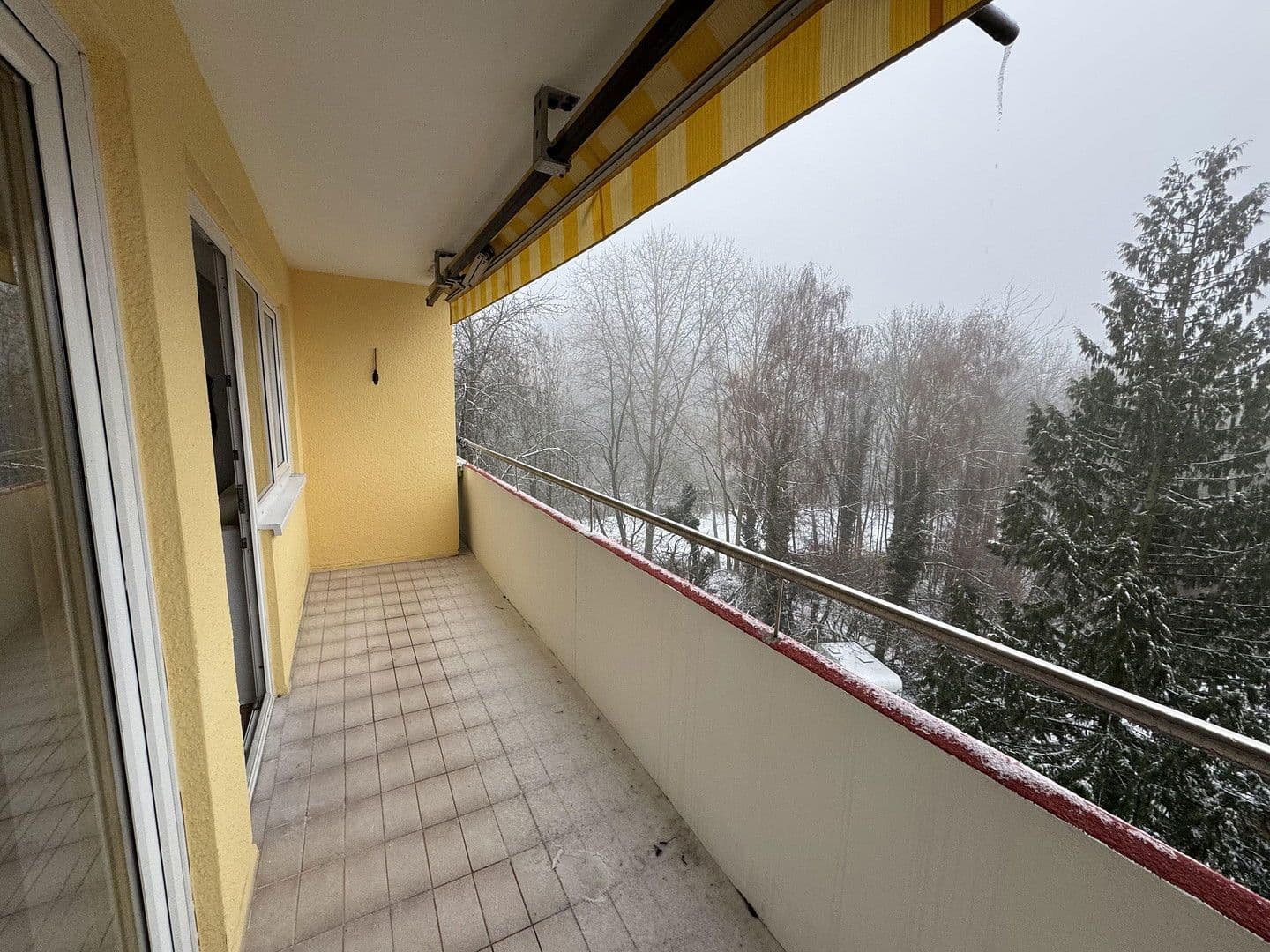 Prenájom bytu 2-izbový 55 m², Am Wald 11, Wiesbaden, Hesensko Prenájom bytu 2-izbový 55 m², Am Wald 11, Wiesbaden, Hesensko