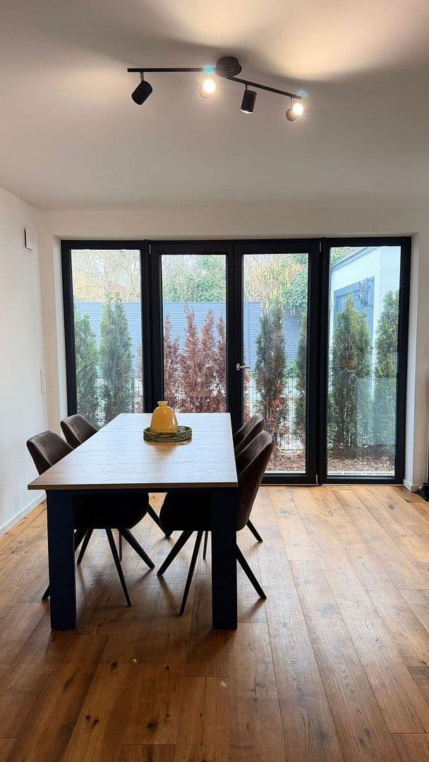 Prenájom bytu 2-izbový 81 m², Dorfstraße 13a, Germering, Bavorsko Prenájom bytu 2-izbový 81 m², Dorfstraße 13a, Germering, Bavorsko