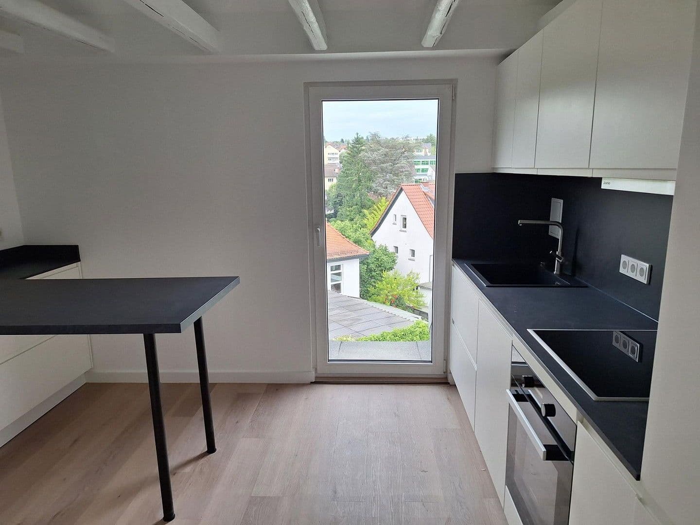 Prenájom bytu 4-izbový 98 m², Wilhelmstraße 16, Hofheim am Taunus, Hesensko Prenájom bytu 4-izbový 98 m², Wilhelmstraße 16, Hofheim am Taunus, Hesensko