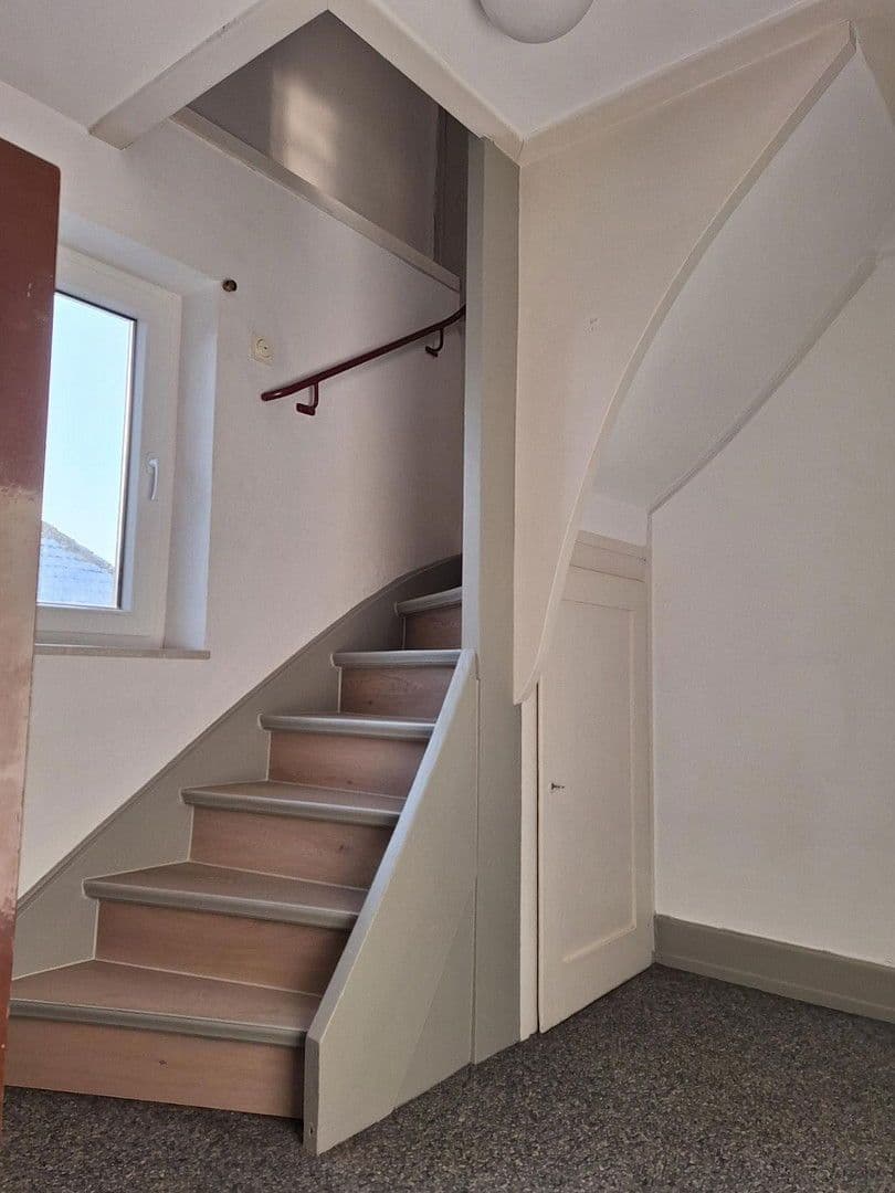 Prenájom bytu 4-izbový 98 m², Wilhelmstraße 16, Hofheim am Taunus, Hesensko Prenájom bytu 4-izbový 98 m², Wilhelmstraße 16, Hofheim am Taunus, Hesensko