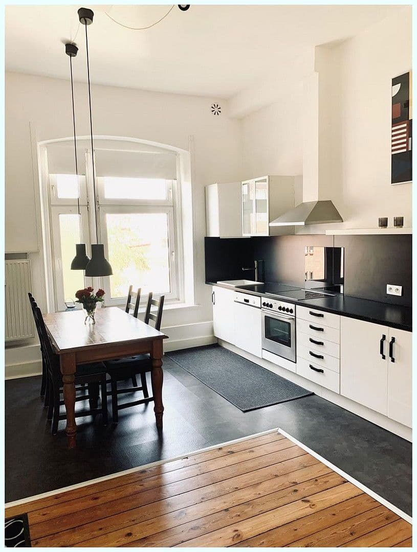 Prenájom bytu 4-izbový 92 m², Husum, Šlezvicko-Holštajnsko Prenájom bytu 4-izbový 92 m², Husum, Šlezvicko-Holštajnsko