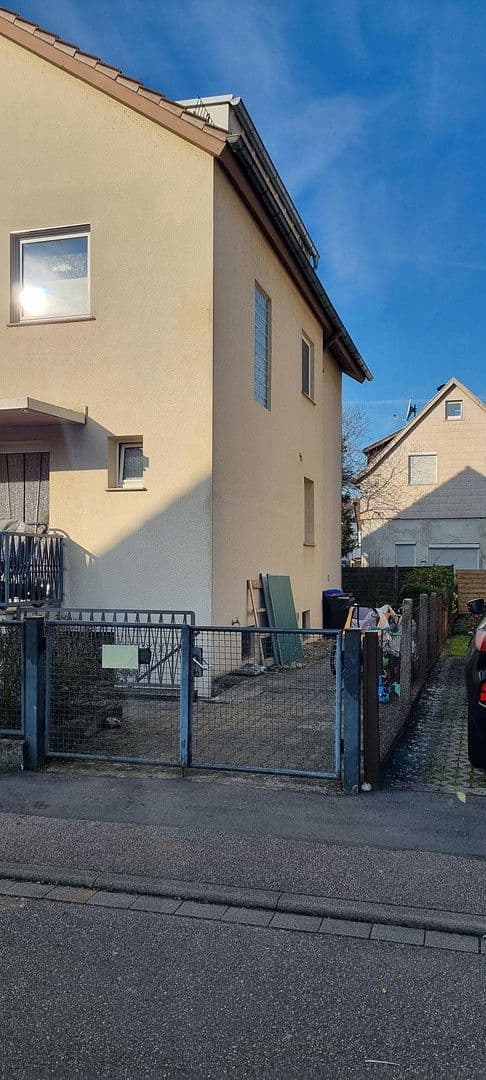 Prenájom bytu 5-izbový 125 m², Reichenbach an der Fils, Bádensko-Wurttembersko Prenájom bytu 5-izbový 125 m², Reichenbach an der Fils, Bádensko-Wurttembersko