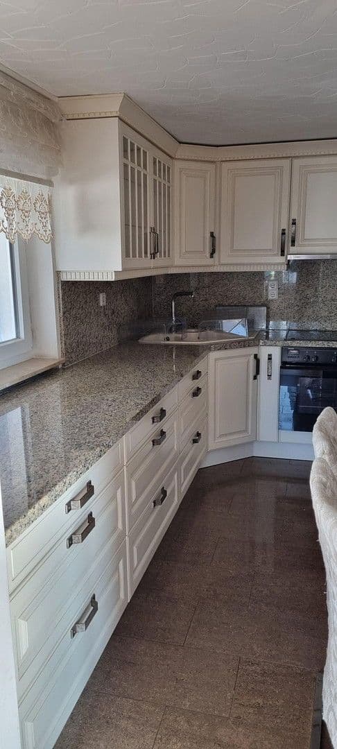 Prenájom bytu 5-izbový 125 m², Reichenbach an der Fils, Bádensko-Wurttembersko Prenájom bytu 5-izbový 125 m², Reichenbach an der Fils, Bádensko-Wurttembersko