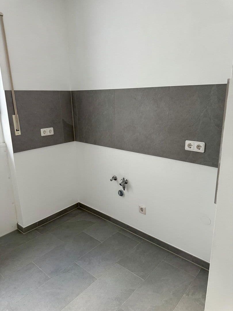 Prenájom bytu 4-izbový 90 m², Köglweg 17, Taufkirchen, Bavorsko Prenájom bytu 4-izbový 90 m², Köglweg 17, Taufkirchen, Bavorsko