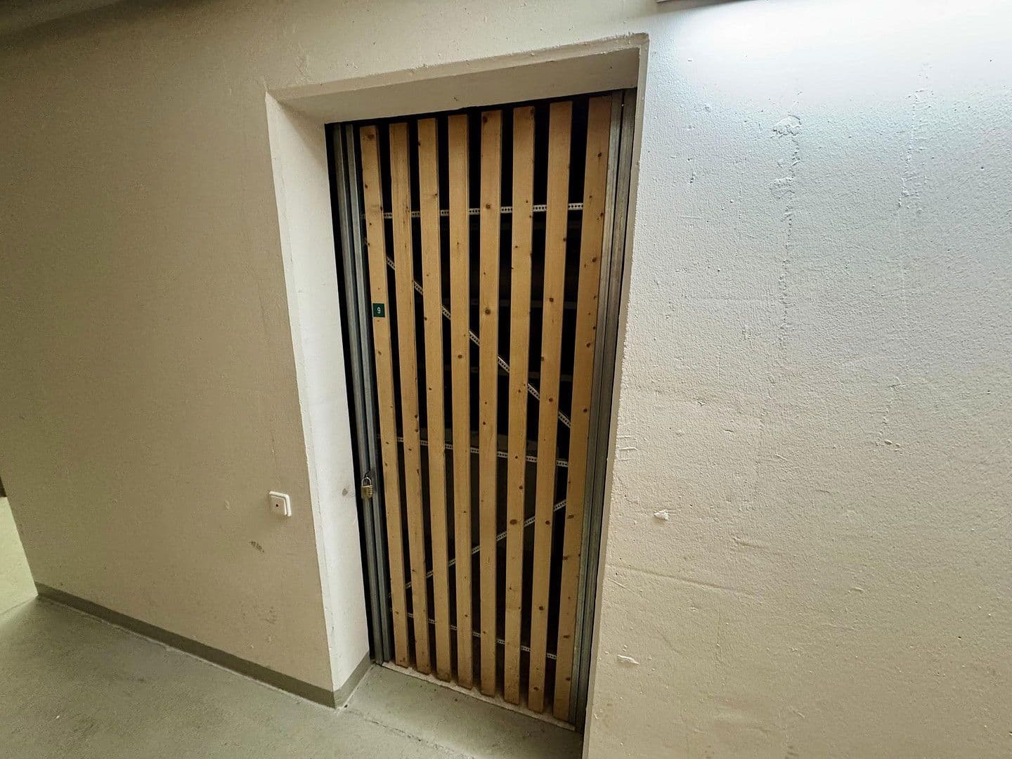 Prenájom bytu 4-izbový 90 m², Köglweg 17, Taufkirchen, Bavorsko Prenájom bytu 4-izbový 90 m², Köglweg 17, Taufkirchen, Bavorsko