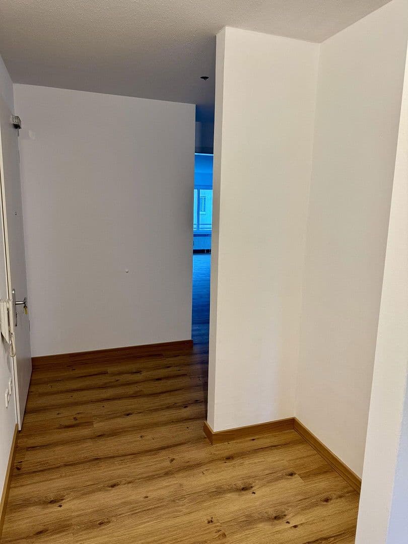 Prenájom bytu 4-izbový 90 m², Köglweg 17, Taufkirchen, Bavorsko Prenájom bytu 4-izbový 90 m², Köglweg 17, Taufkirchen, Bavorsko