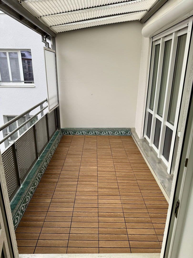 Prenájom bytu 4-izbový 90 m², Köglweg 17, Taufkirchen, Bavorsko Prenájom bytu 4-izbový 90 m², Köglweg 17, Taufkirchen, Bavorsko