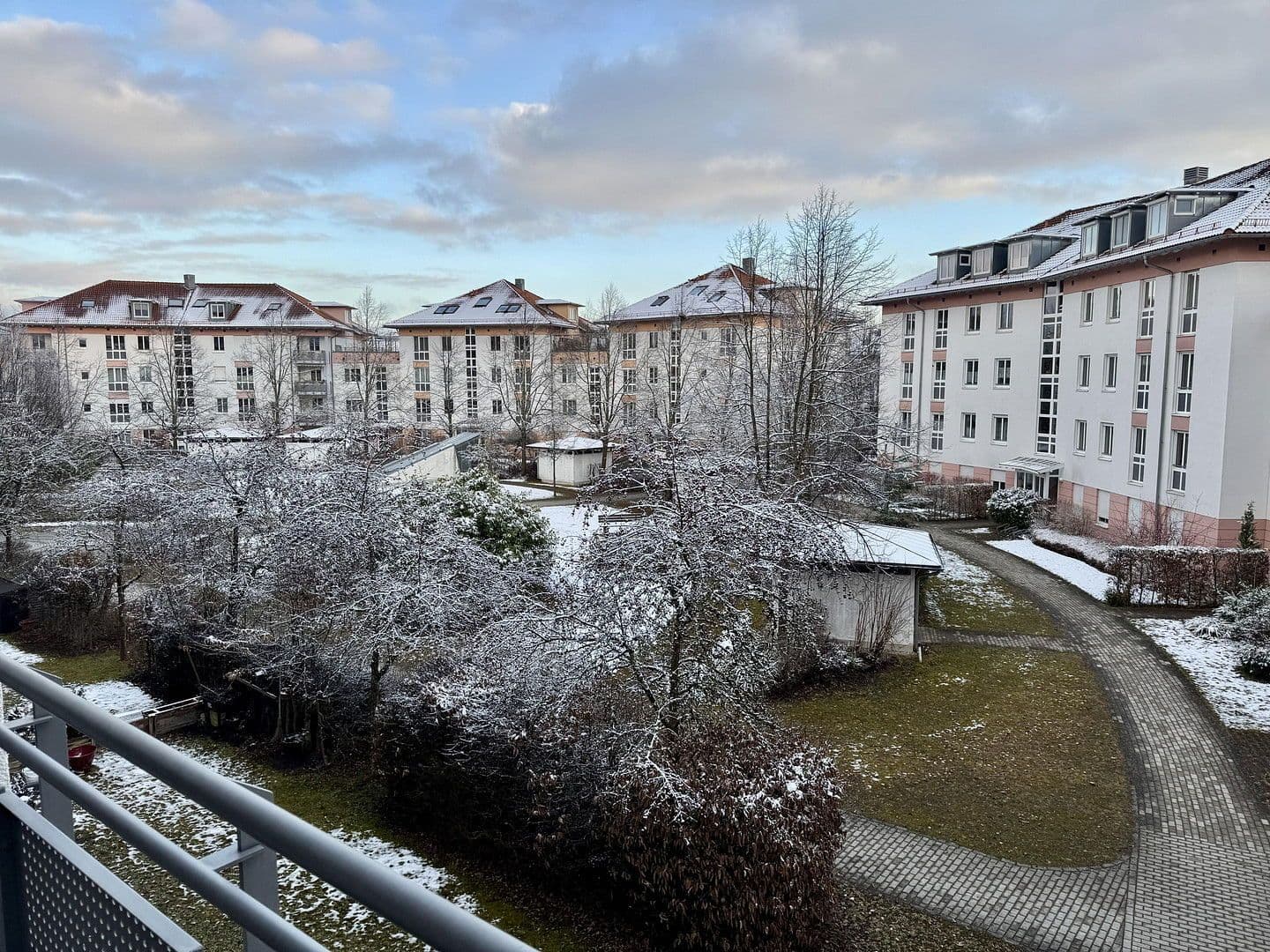 Prenájom bytu 4-izbový 90 m², Köglweg 17, Taufkirchen, Bavorsko Prenájom bytu 4-izbový 90 m², Köglweg 17, Taufkirchen, Bavorsko