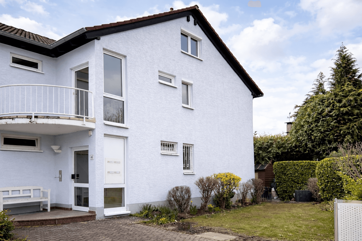 Prenájom bytu 3-izbový 124 m², Friedrichsdorf, Hesensko Prenájom bytu 3-izbový 124 m², Friedrichsdorf, Hesensko