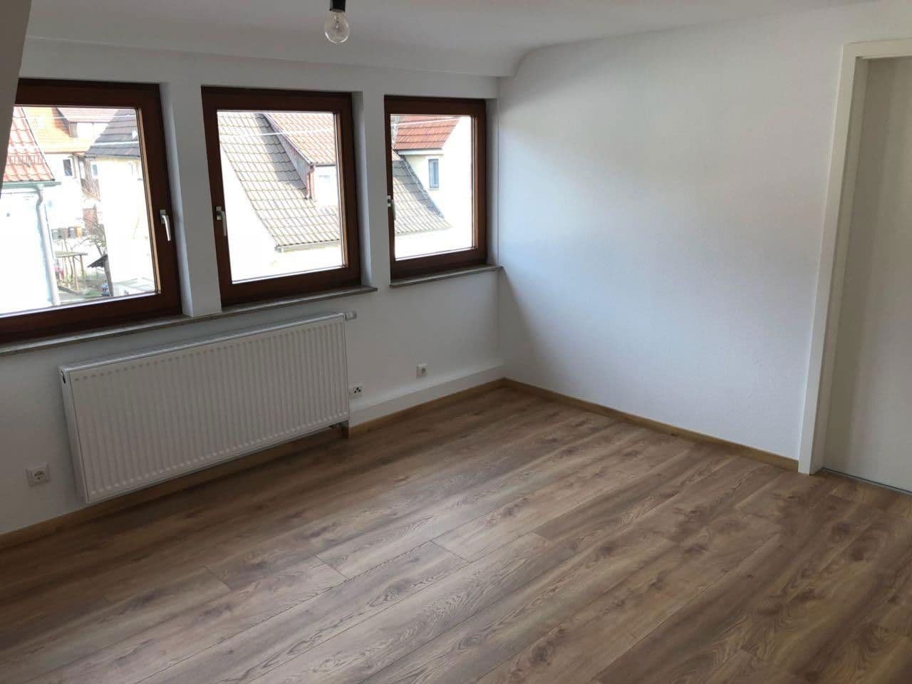 Prenájom domu 110 m², pozemek 125 m², Nürtingen, Bádensko-Wurttembersko Prenájom domu 110 m², pozemek 125 m², Nürtingen, Bádensko-Wurttembersko