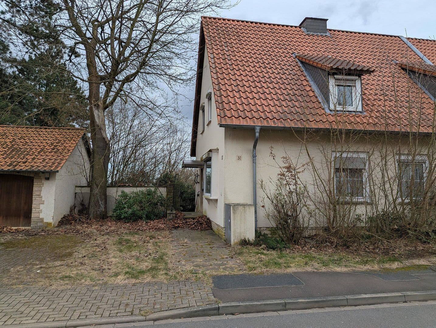 Predaj domu 123 m², pozemek 1.041 m², Herrmann-Löns-Weg 37, Salzgitter, Dolné Sasko Predaj domu 123 m², pozemek 1.041 m², Herrmann-Löns-Weg 37, Salzgitter, Dolné Sasko