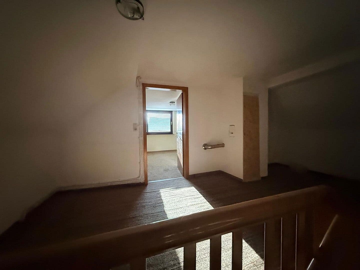 Prenájom domu 100 m², pozemek 250 m², Dorfstraße 6, Neuwied, Porýnie-Falcko Prenájom domu 100 m², pozemek 250 m², Dorfstraße 6, Neuwied, Porýnie-Falcko