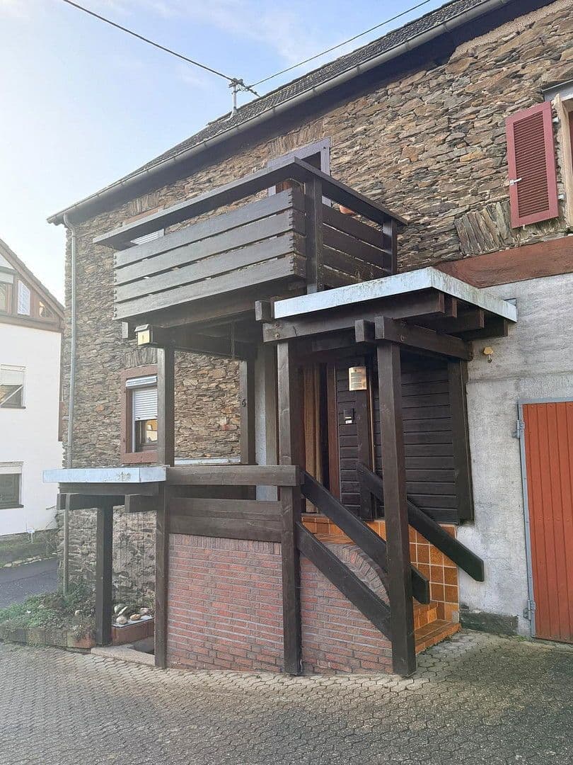 Prenájom domu 100 m², pozemek 250 m², Dorfstraße 6, Neuwied, Porýnie-Falcko Prenájom domu 100 m², pozemek 250 m², Dorfstraße 6, Neuwied, Porýnie-Falcko