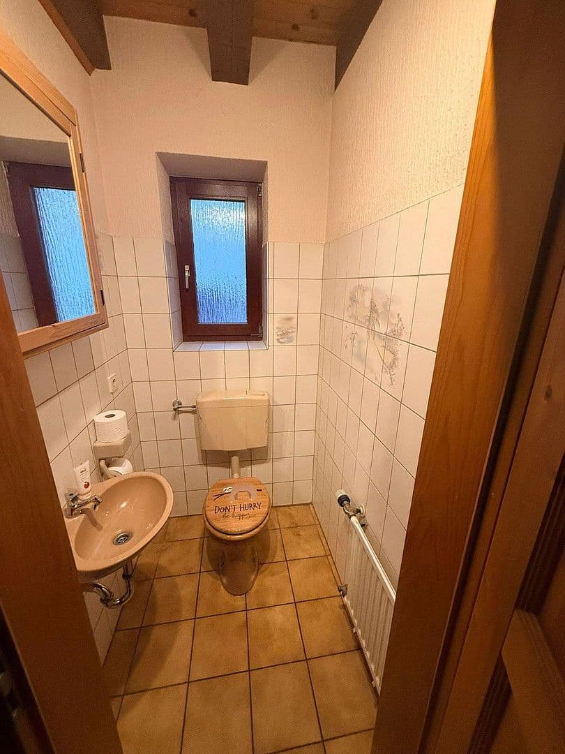 Prenájom domu 100 m², pozemek 250 m², Dorfstraße 6, Neuwied, Porýnie-Falcko Prenájom domu 100 m², pozemek 250 m², Dorfstraße 6, Neuwied, Porýnie-Falcko