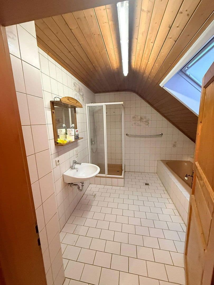 Prenájom domu 100 m², pozemek 250 m², Dorfstraße 6, Neuwied, Porýnie-Falcko Prenájom domu 100 m², pozemek 250 m², Dorfstraße 6, Neuwied, Porýnie-Falcko