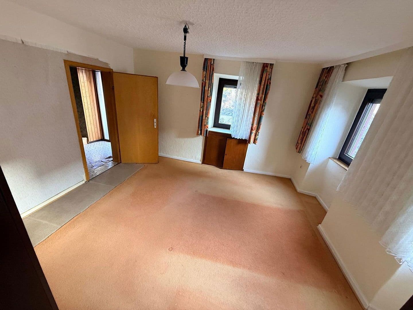 Prenájom domu 100 m², pozemek 250 m², Dorfstraße 6, Neuwied, Porýnie-Falcko Prenájom domu 100 m², pozemek 250 m², Dorfstraße 6, Neuwied, Porýnie-Falcko