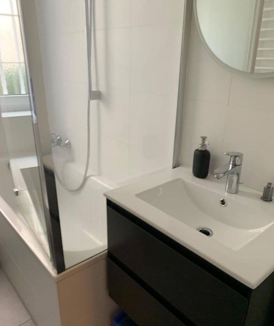 Prenájom bytu 2-izbový 54 m², Frankfurt am Main, Hesensko Prenájom bytu 2-izbový 54 m², Frankfurt am Main, Hesensko