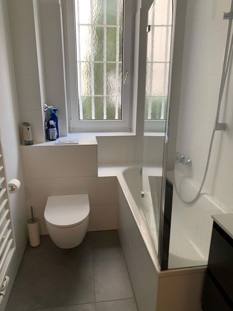 Prenájom bytu 2-izbový 54 m², Frankfurt am Main, Hesensko Prenájom bytu 2-izbový 54 m², Frankfurt am Main, Hesensko