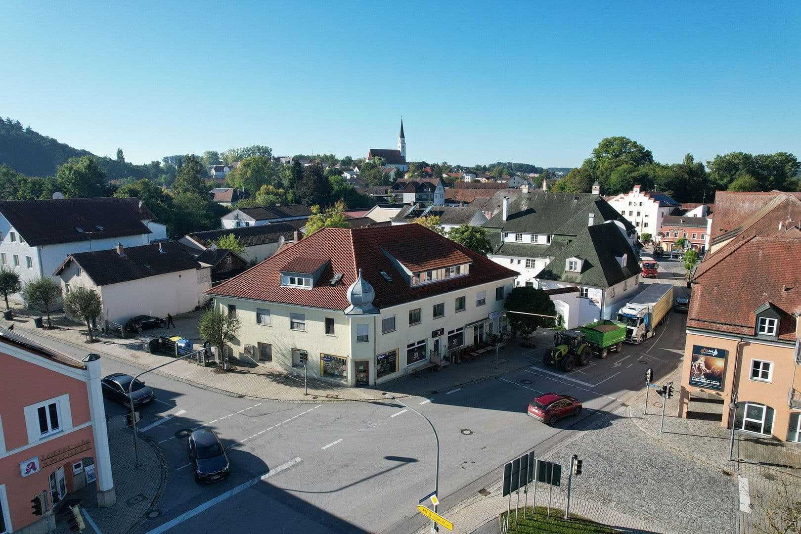 Predaj domu 816 m², pozemek 680 m², Arnstorf, Bavorsko Predaj domu 816 m², pozemek 680 m², Arnstorf, Bavorsko