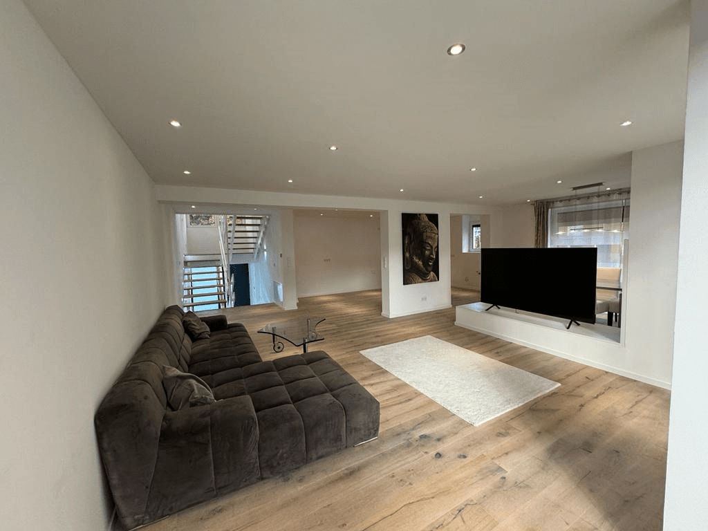 Predaj domu 280 m², pozemek 294 m², Darmstadt, Hesensko Predaj domu 280 m², pozemek 294 m², Darmstadt, Hesensko