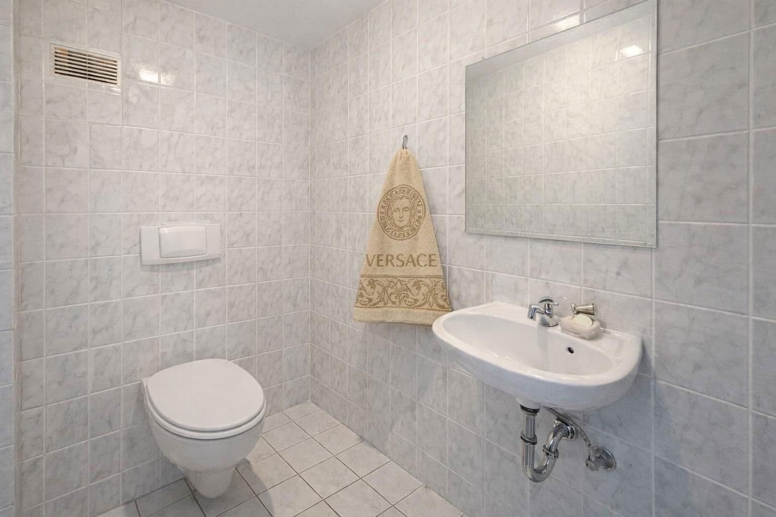 Prenájom bytu 4-izbový 90 m², Messerschmiedestr. 22, Zeitz, Sasko-Anhaltsko Prenájom bytu 4-izbový 90 m², Messerschmiedestr. 22, Zeitz, Sasko-Anhaltsko