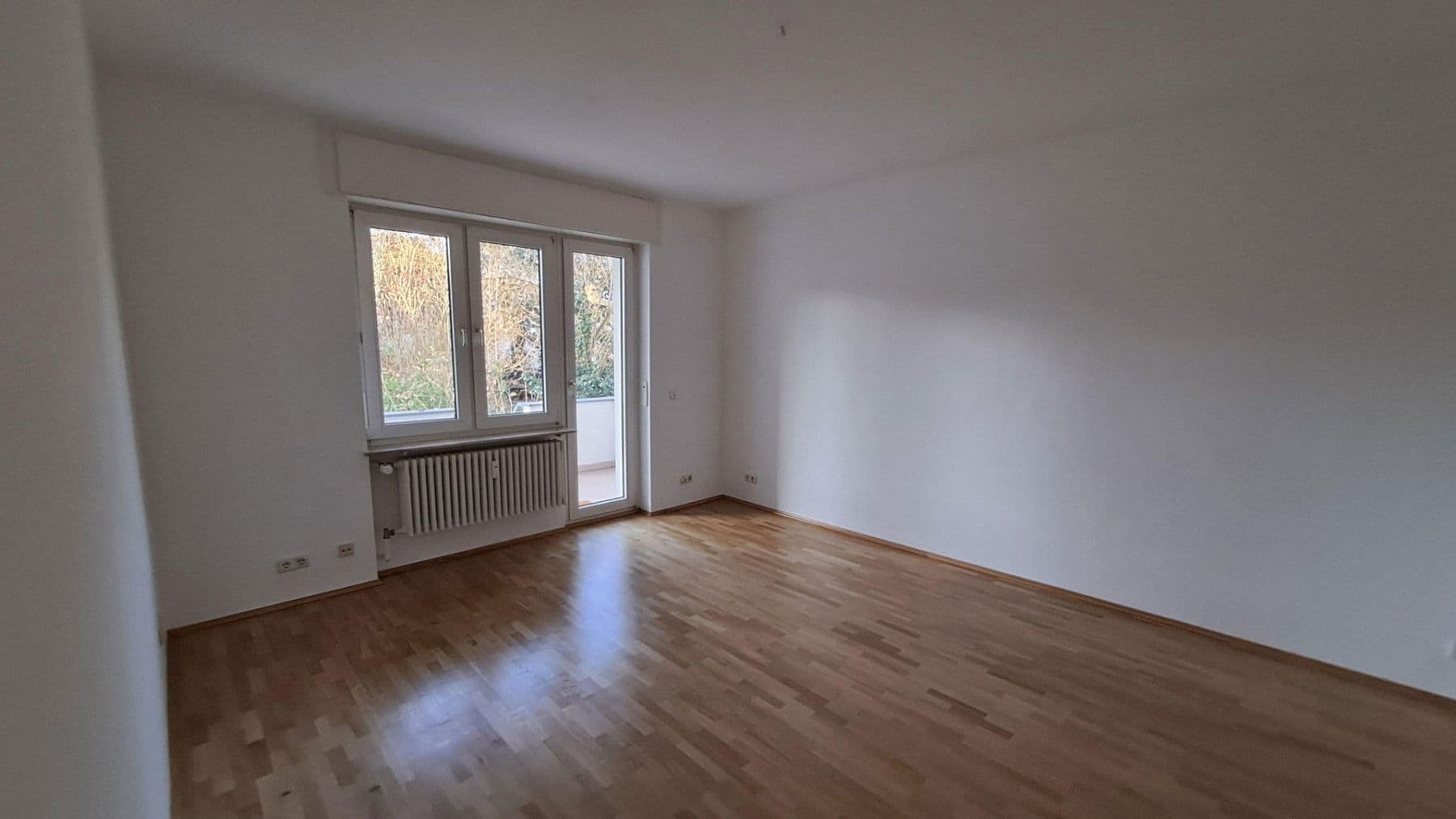 Prenájom bytu 3-izbový 80 m², Frankfurt, Hesensko Prenájom bytu 3-izbový 80 m², Frankfurt, Hesensko
