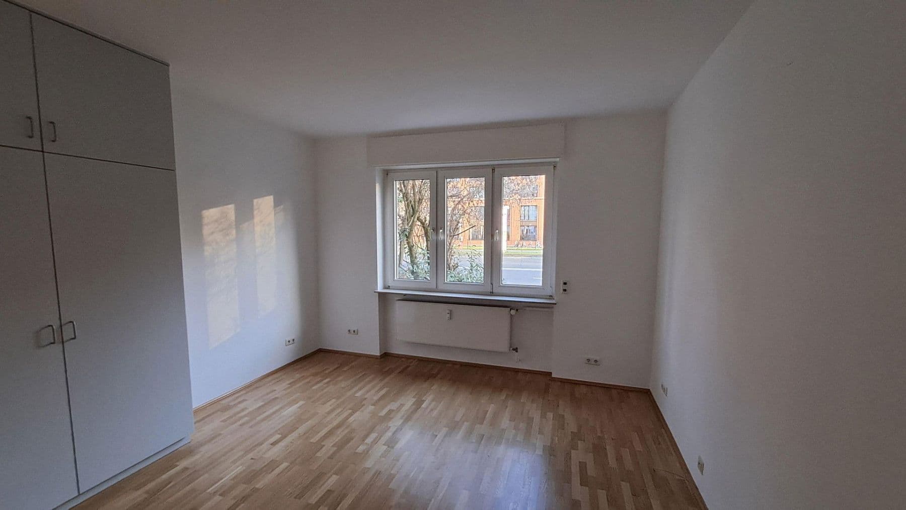 Prenájom bytu 3-izbový 80 m², Frankfurt, Hesensko Prenájom bytu 3-izbový 80 m², Frankfurt, Hesensko