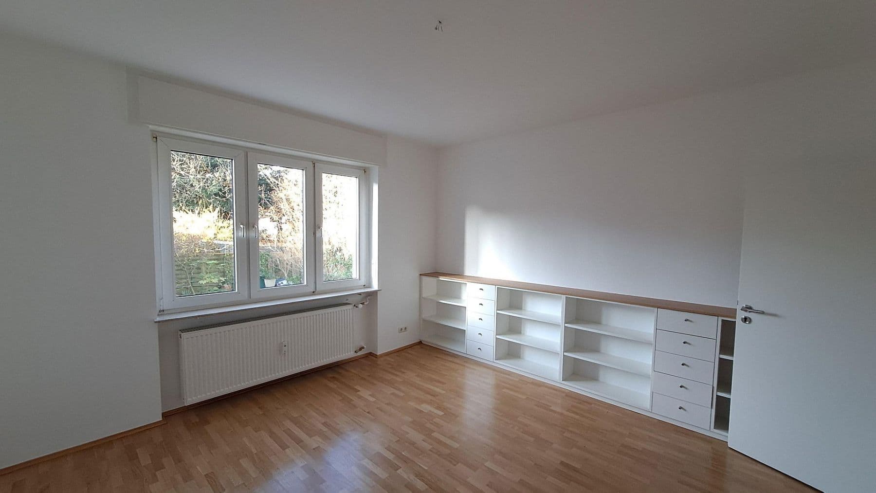 Prenájom bytu 3-izbový 80 m², Frankfurt, Hesensko Prenájom bytu 3-izbový 80 m², Frankfurt, Hesensko