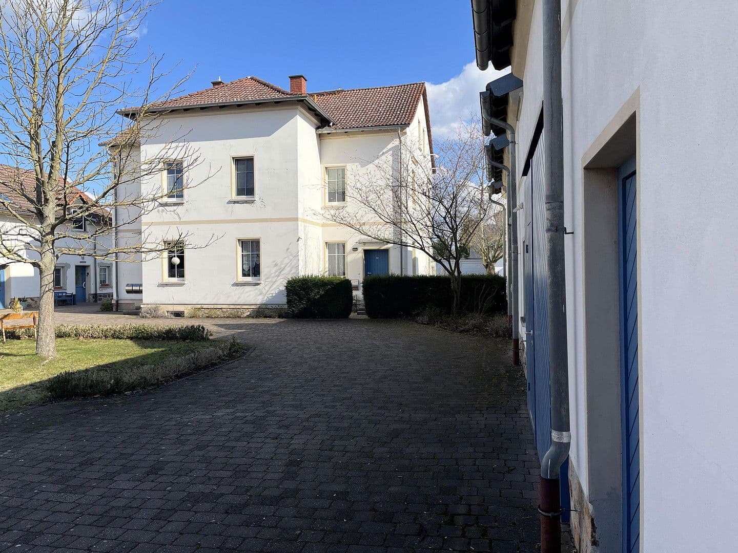 Predaj domu 780 m², pozemek 3.560 m², Lobstädter Straße 11, Neukieritzsch, Sasko Predaj domu 780 m², pozemek 3.560 m², Lobstädter Straße 11, Neukieritzsch, Sasko