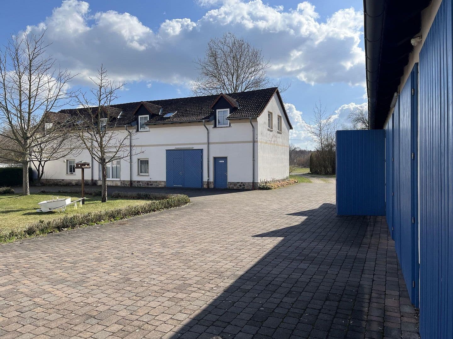Predaj domu 780 m², pozemek 3.560 m², Lobstädter Straße 11, Neukieritzsch, Sasko Predaj domu 780 m², pozemek 3.560 m², Lobstädter Straße 11, Neukieritzsch, Sasko