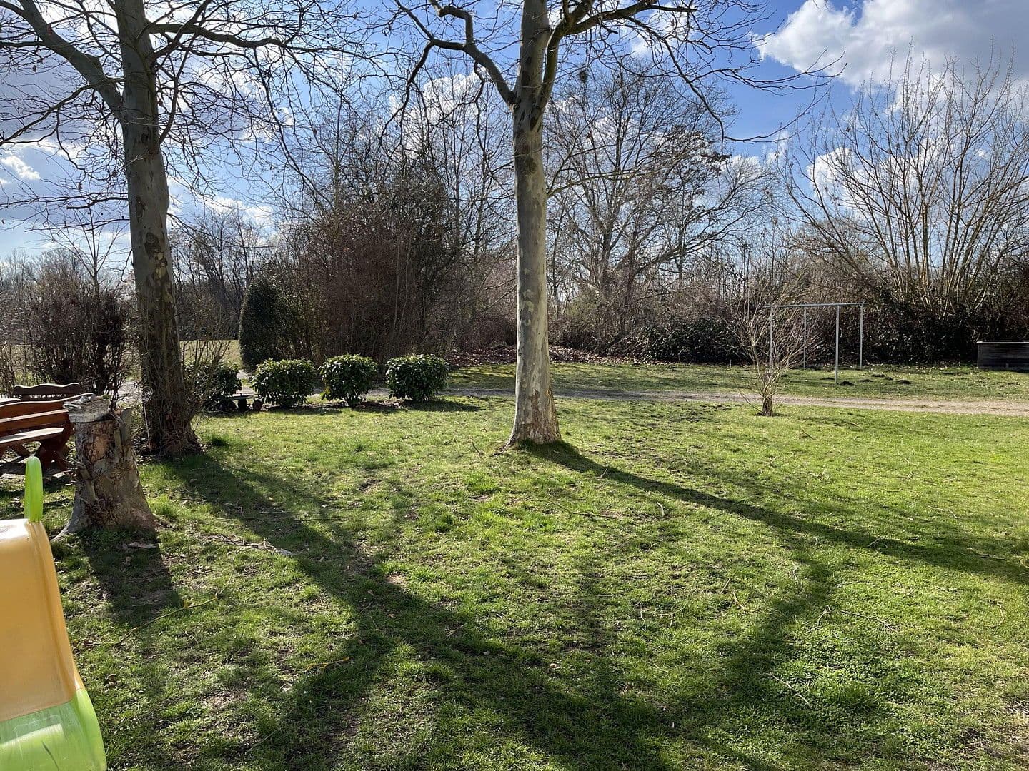 Predaj domu 780 m², pozemek 3.560 m², Lobstädter Straße 11, Neukieritzsch, Sasko Predaj domu 780 m², pozemek 3.560 m², Lobstädter Straße 11, Neukieritzsch, Sasko